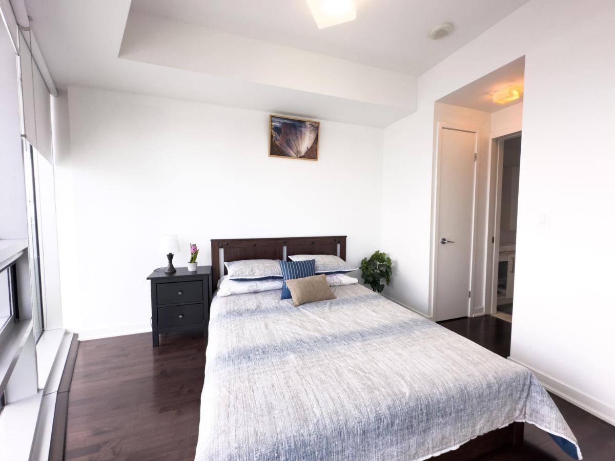 Luxury 2 Bedrooms With Lakeview Cn Tower Entertainment District Rogers Centre Toronto Exterior photo